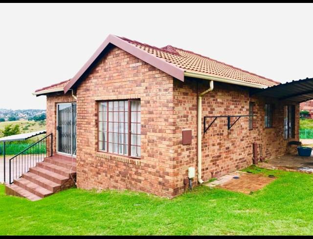 2 BEDROOM TOWNHOUSE FOR SALE IN ELANDSPARK